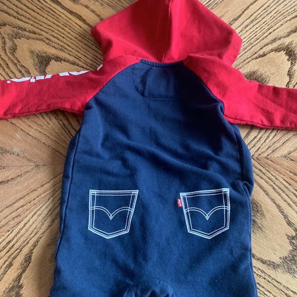 Levi’s baby onesie 6-9 months red and blue with little pockets - Picture 8 of 8